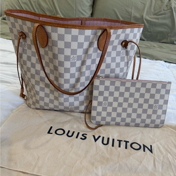 Louis Vuitton Handbags - Louis Vuitton Neverfull MM